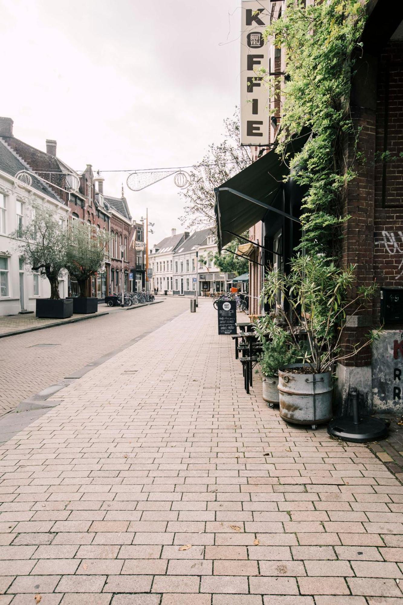 City Center Located City Villa Tilburg Alexander Bagian luar foto
